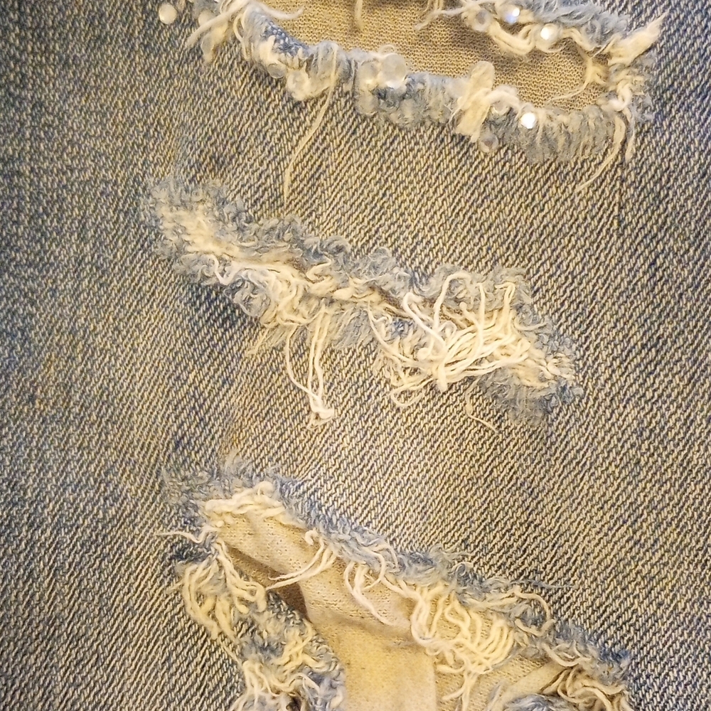 Miss Me Cropped Jeans - Picture 5 of 9
